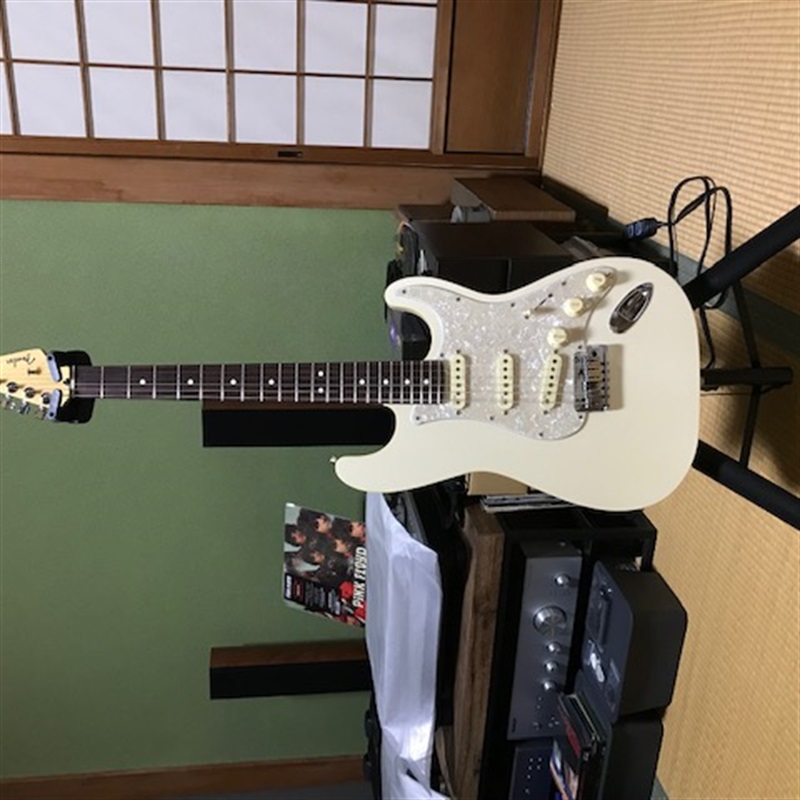 Fender Made in Japan MODERN STRAT RW SSS OLPの画像